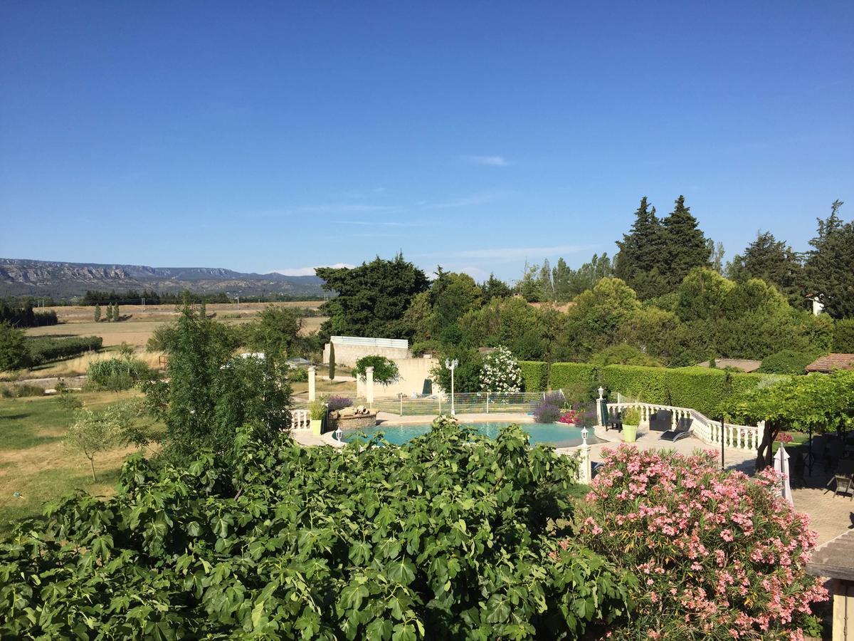 Auberge Les Olivades Mallemort Exterior foto